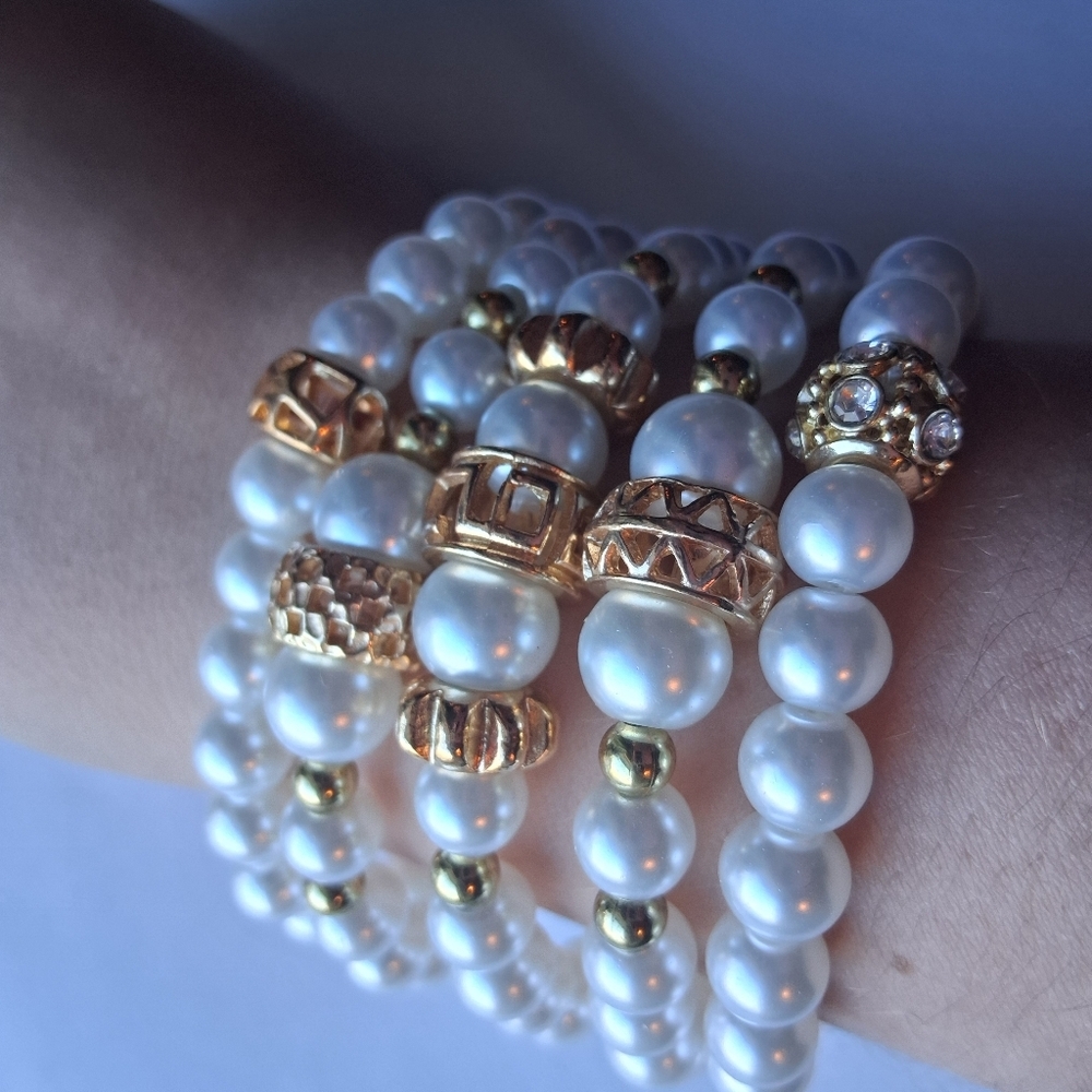 Hand Crafted Faux Pearl and Gold Bracelet - Picture 3 of 7